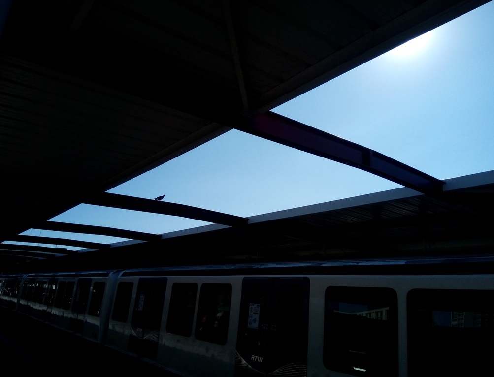 Un étrange coin de ciel bleu...