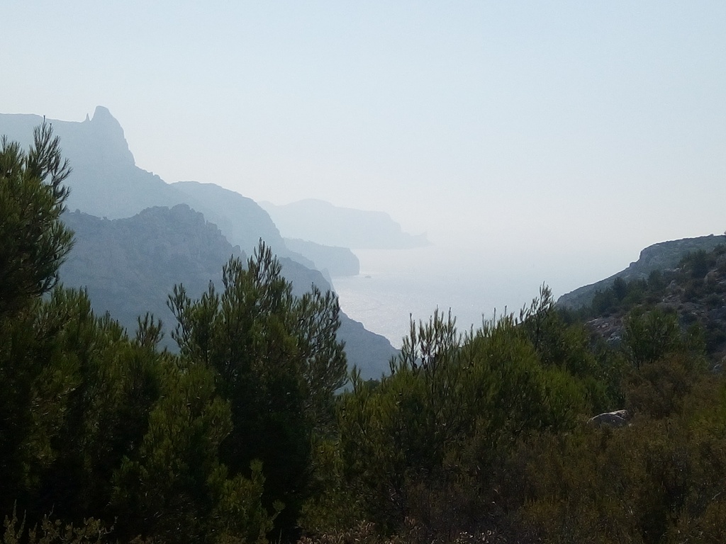 Port du masque obligatoire dans les Calanques !? Les Calanques, quelque part entre Marseille et Cassis.
