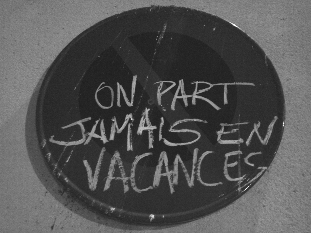 Bilan populaire de l'été 2020 : tag "ON PART JAMAIS EN VACANCES" (en noir et blanc)